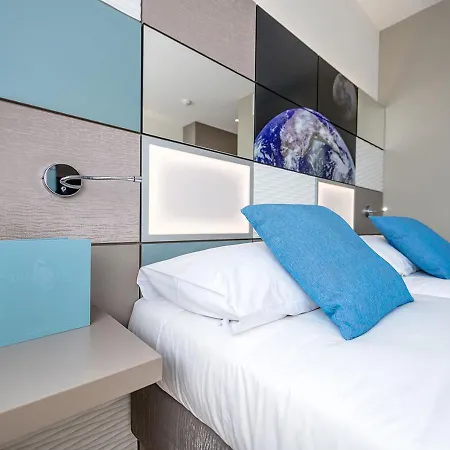 Discovery 3* Superior