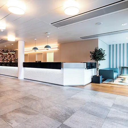 Discovery 3* Superior