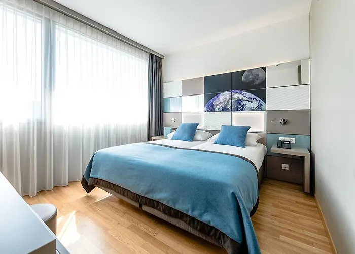 Hotel Discovery 3* Superior