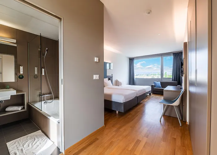 Discovery 3* Superior