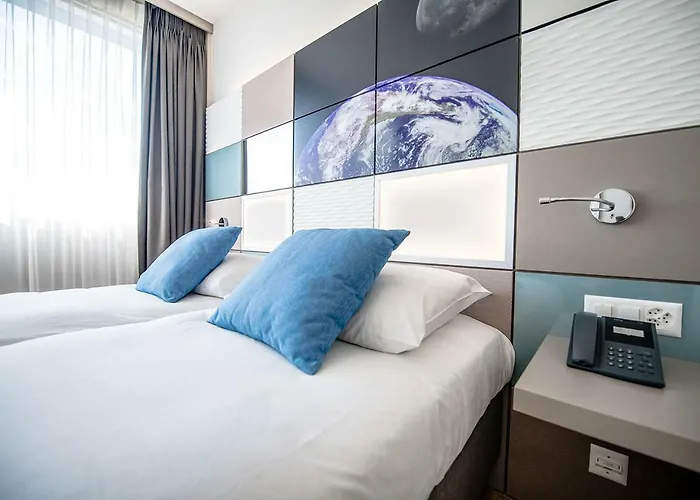 Discovery 3* Superior 3*