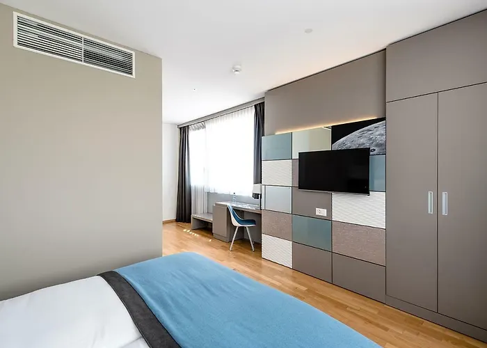 Discovery 3* Superior Hotel