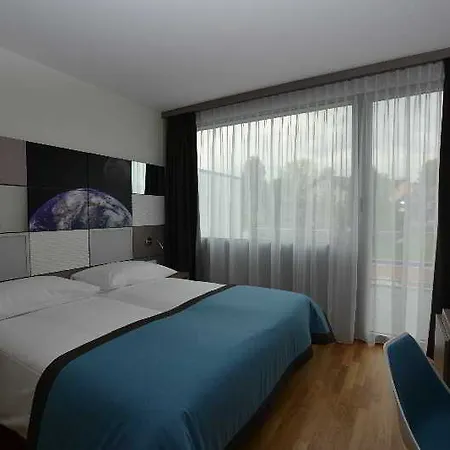 Discovery 3* Superior Hotel