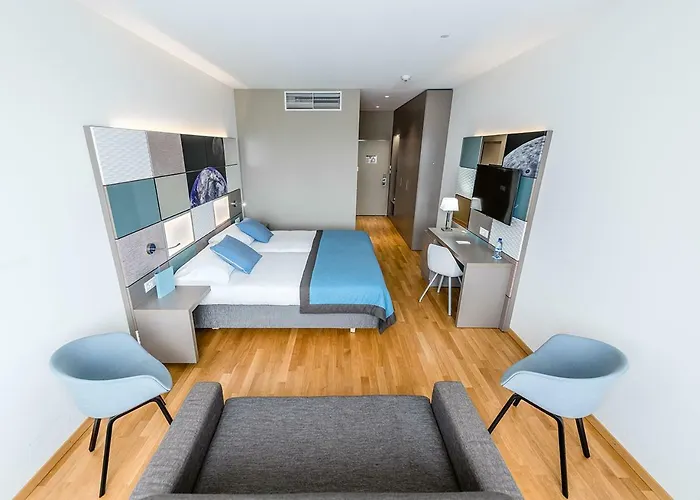 Discovery 3* Superior Hotel